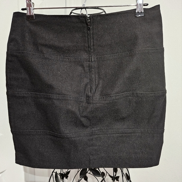 Mini skirt‎ - Picture 2 of 2